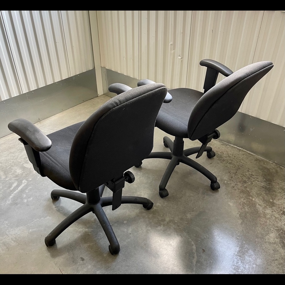 Office rolling chairs